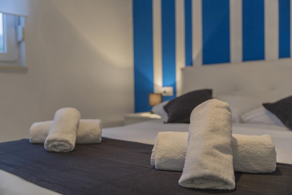 Lux Apartments Makarska Esterno foto